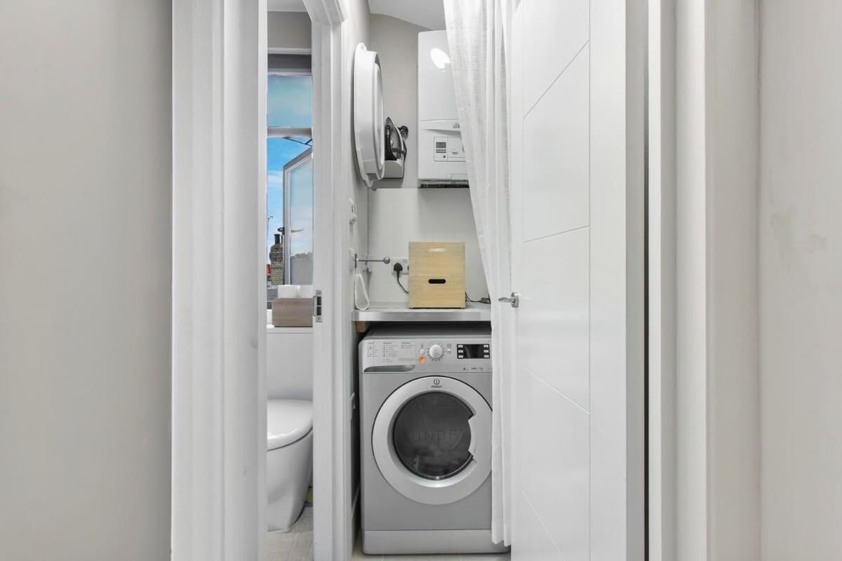 Modern Double Bedroom In City Apartment Room 1 Лондон Экстерьер фото